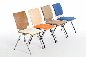 Die Alabama Stapelstühle können miteinander farblich kombiniert werden